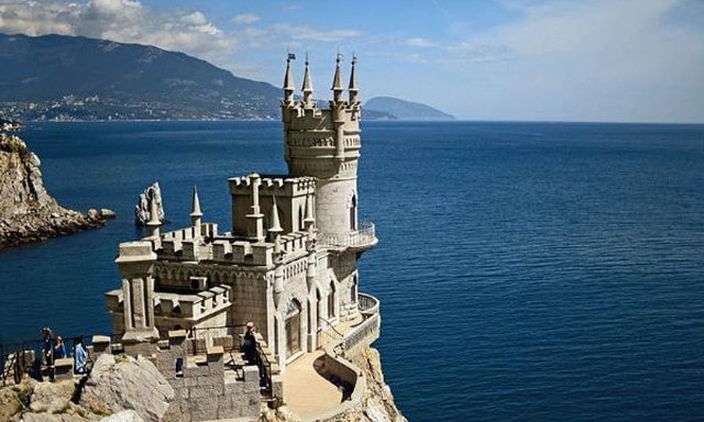 Средств, выделенных на ремонт «Ласточкиного гнезда», не хватает