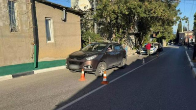 Под колеса иномарки в Ялте попала 9-летняя девочка