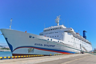 «Князь Владимир», испугавшись шторма, повернул обратно в Сочи