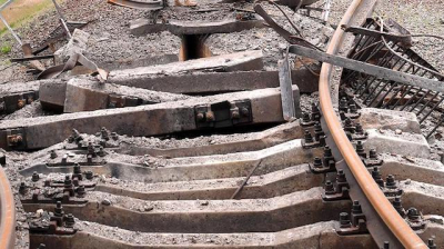 Подрыв железной дороги в Крыму: с рельсов сошел вагон грузового состава