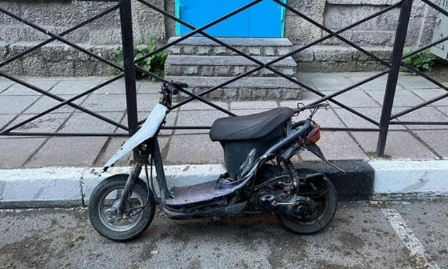 Пьяный водитель приговорен к принудительным работам и лишился мопеда