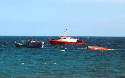 Активные поиски пропавших рыбаков в Азовском море прекращены