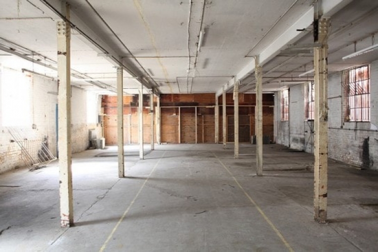 Двое крымчан опустошили склад своего работодателя