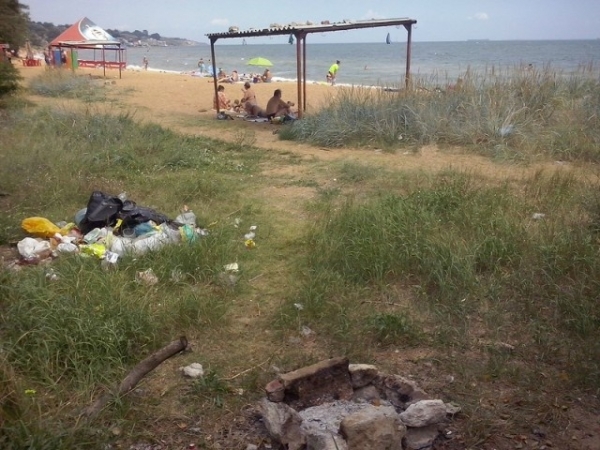 Аршинцево в Керчи погрязает в мусорных свалках