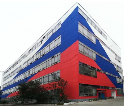 Работники оптического завода опасаются, что их предприятие снесут, а долги по зарплате не выплатят