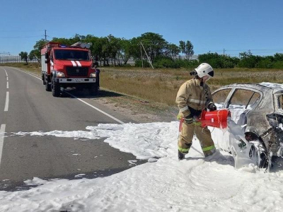 На дороге в Ленинском районе сгорел легковой автомобиль