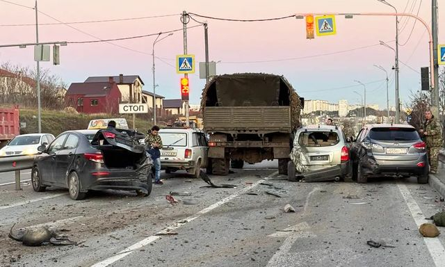 ДТП в Севастополе – военный «Урал» повредил шесть автомобилей