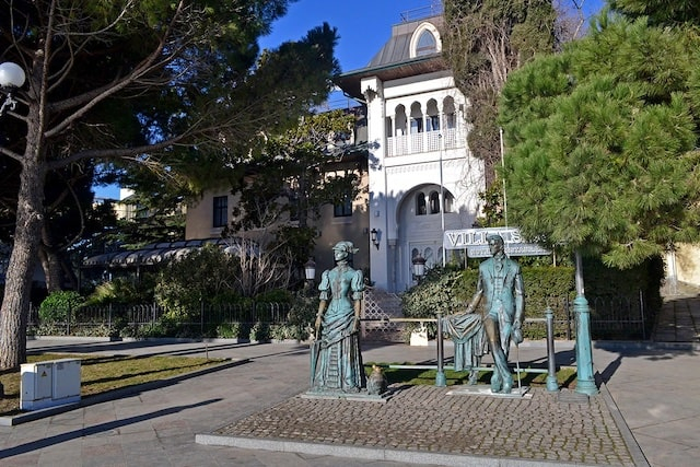 У Софии Ротару могут конфисковать бутик-гостиницу VILLA SOFIA