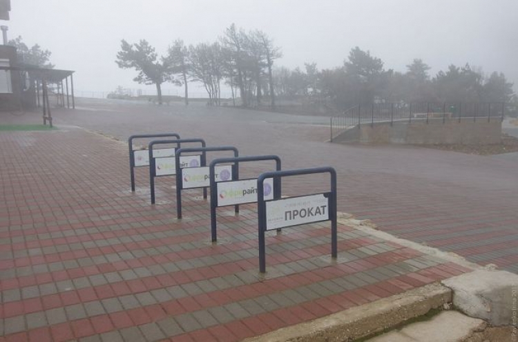 И скучно, и грустно теперь на Ай-Петри, отмечают жители Крыма