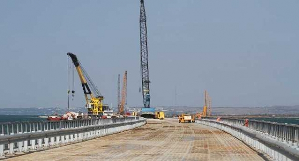 Строительство Керченского моста идет с опережением графика (видео)