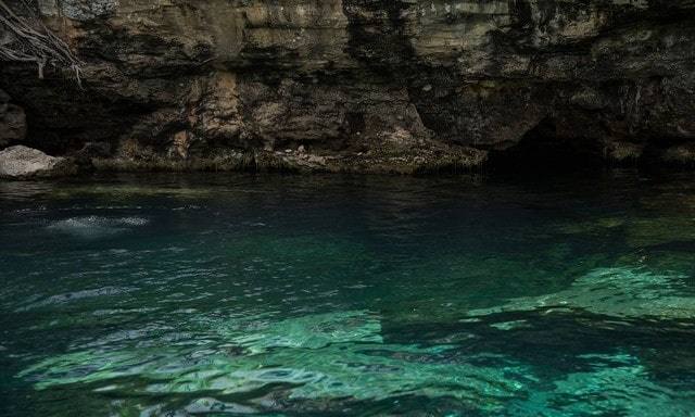 Большие запасы пресной воды обнаружили глубоко под землей в Крыму