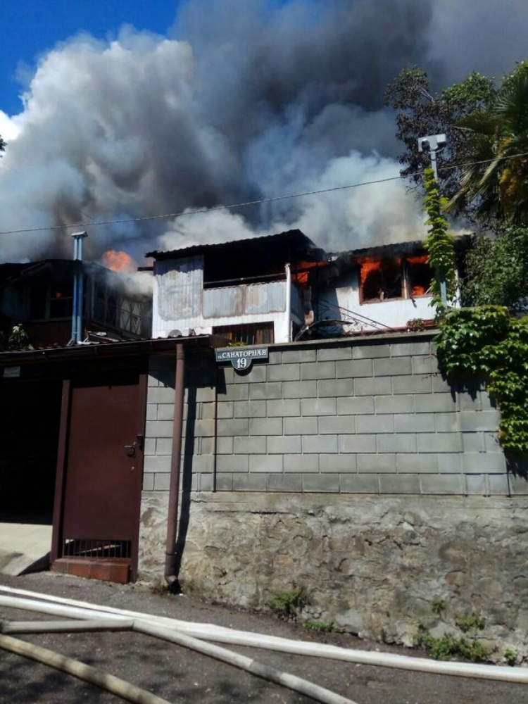 Сразу 2 семьи в Гурзуфе стали погорельцами