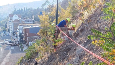 Крымские спасатели пришли на помощь двум туристкам