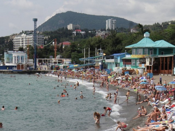 В Крыму приостановлены любые сделки с недвижимостью в прибрежной зоне