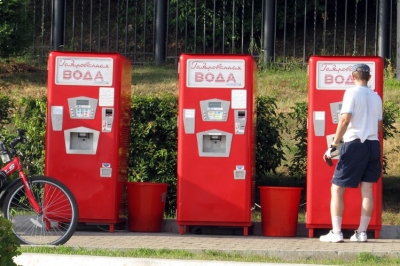 Весной в Феодосии появятся автоматы со своей минералкой