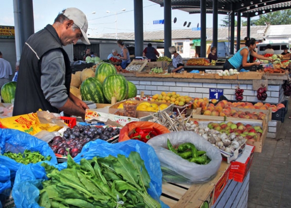 В Симферополе рынок «Привоз» расширяет свои территории