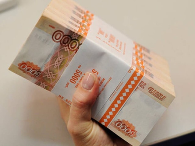 Чиновница из Евпатории внесет в бюджет свыше 1 000 000 рублей