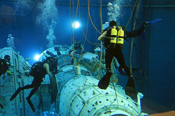 Российские космонавты начнут тренироваться в Крыму со следующего года