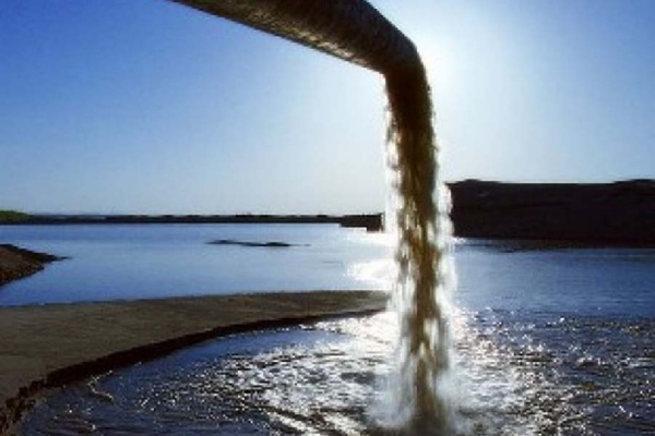 Стоки Феодосии все еще текут в море