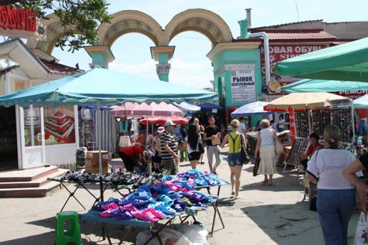 В Симферополе продолжают бороться со стихийной торговлей