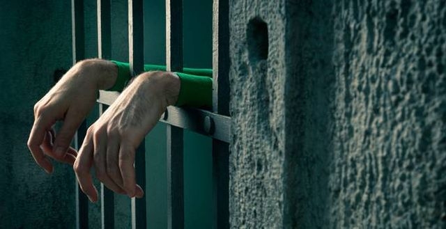 Житель Керчи за двойное убийство получил 10 лет тюремного заключения