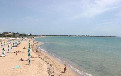 Позагорать на крымских пляжах стоит недешево