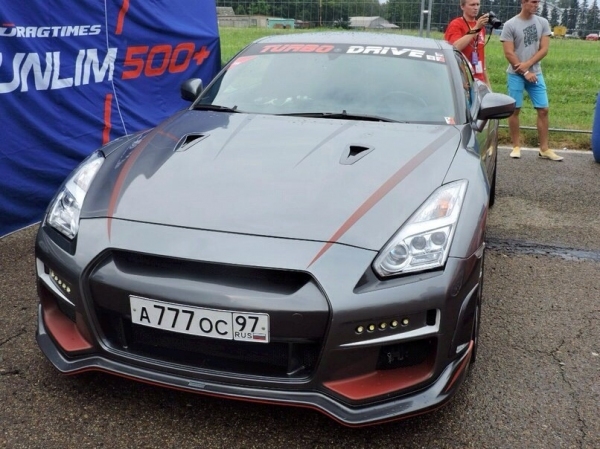 В Евпатории погиб уличный гонщик