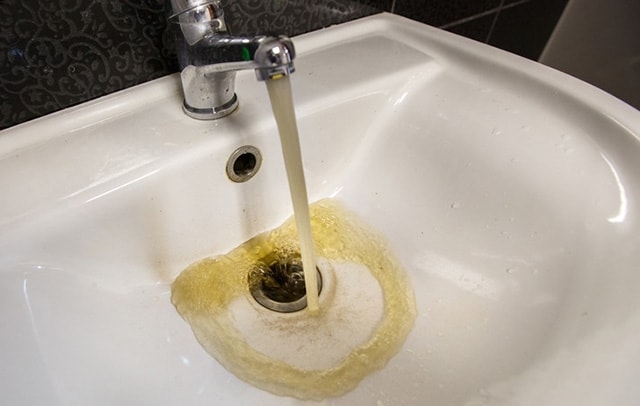 В Судаке из кранов течет вода с запахом тины