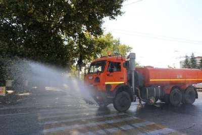 Севастопольский автодор приступил к круглосуточному поливу городских улиц