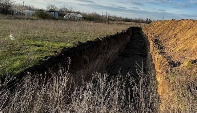 Россияне роют траншеи и сооружают укрепления – боятся наступления ВСУ на Крым