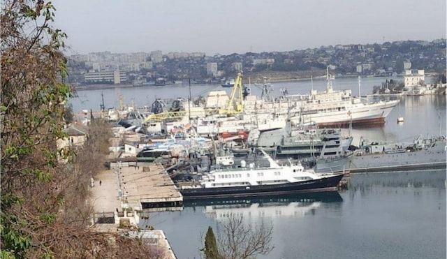 Семьи старших офицеров ЧФ покинули Крым – движение сопротивления «АТЕШ»