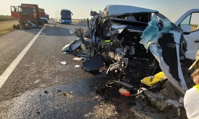 В ДТП на трассе «Таврида» погибли два человека, трое ранены