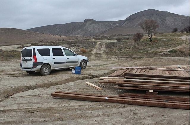 Тихая бухта в Коктебеле перестает быть тихой