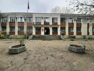 Ночью в военкомат в Симферополе неизвестный бросил коктейль Молотова