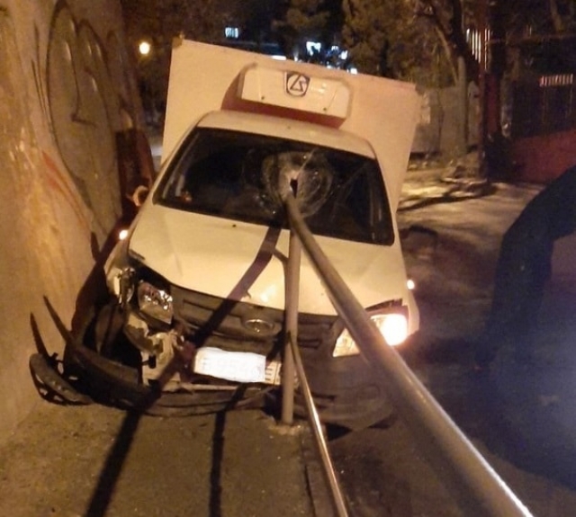 ДТП в Ялте – труба пронзила автомобиль насквозь