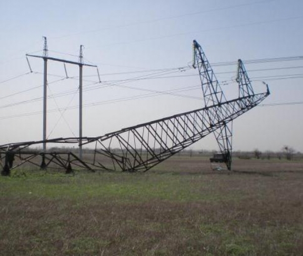 Участники гражданской блокады отрезали Крым от электроэнергии