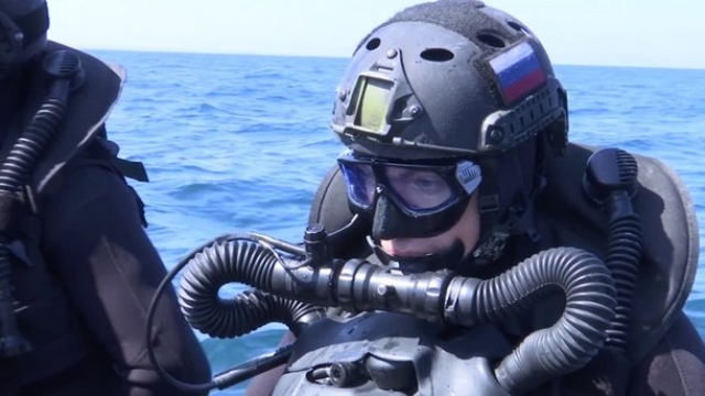 Начался демонтаж конструкций, которые использовались при строительстве моста