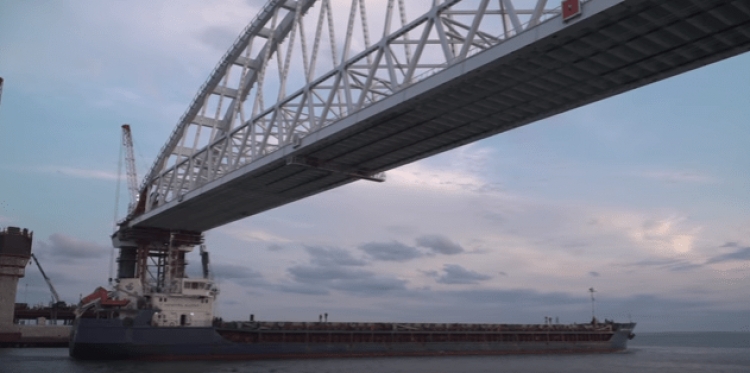 Эксперт о стройке века: Керченский мост простоит 15 лет