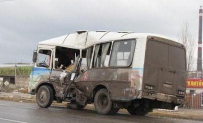 Пассажирский автобус столкнулся с бензовозом под Феодосией, - фотофакт