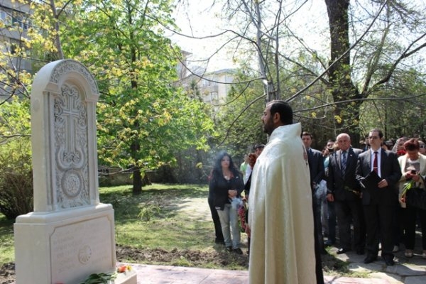 Камень в память о погибших армянах появился в Феодосии