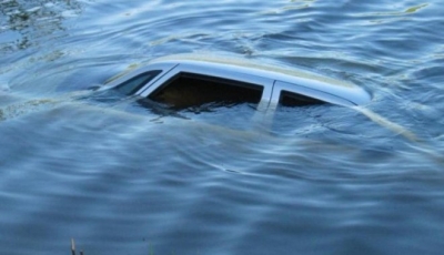 В Симферопольском водохранилище утонул автомобиль – погибла женщина