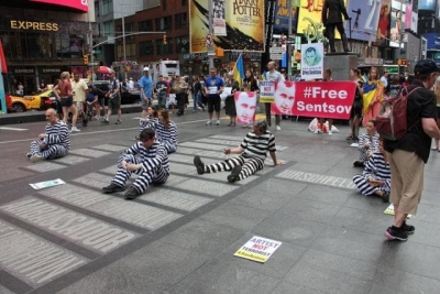 По всему миру проходят акции с требованием освободить Олега Сенцова и других политзаключенных