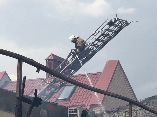 Владелец сгоревшего в Евпатории пансионата заплатит штраф