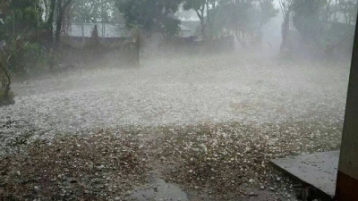 Над Крымским полуостровом пронеслась непогода (видео)