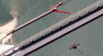 Вдоль Керенского моста россияне возводят параллельный объект