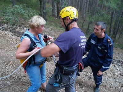 Туристки из Санкт-Петербурга не смогли спуститься со скалы