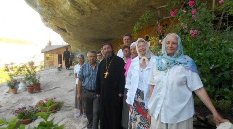 Рецепт от «сенатора» - вместо туристов принимать паломников