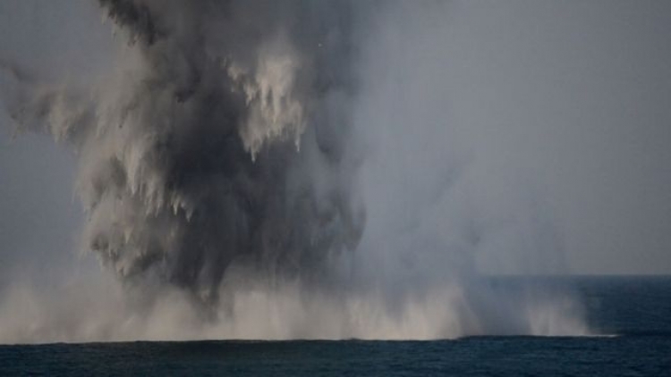 Донную мину в Севастополе взорвали, пострадал чиновник