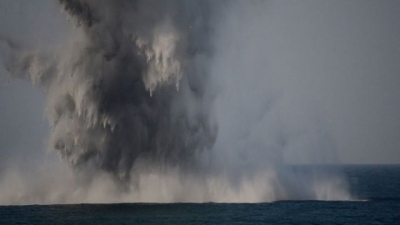 Донную мину в Севастополе взорвали, пострадал чиновник