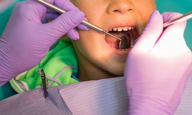 6-летний мальчик ушел от стоматолога с иглой в пищеводе – открыто уголовное дело